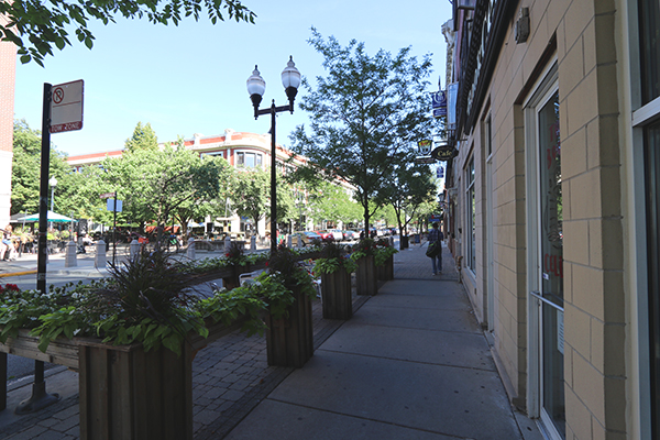Lincoln Square Restaurants | ChicagoHome Brokerage Network at @properties